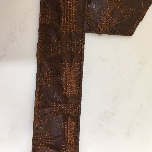 UNIQUE BROWN TEXTURED LEATHER BELT WITH LARGE GOLD BUCKLE - Picture 4 of 6